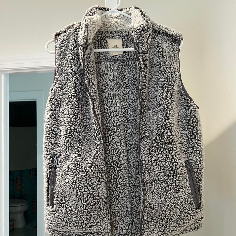 Thread supply quilted sherpa lined vest